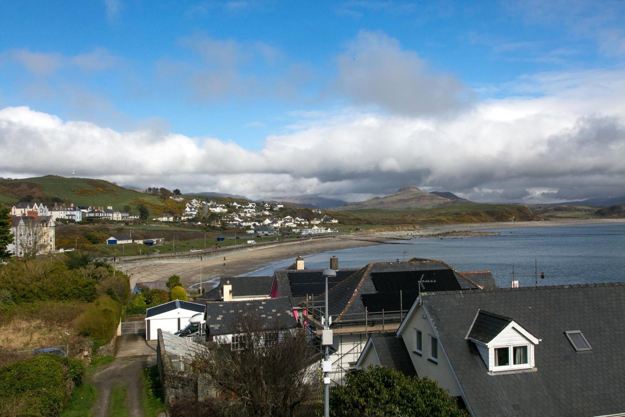6 Afallon, Beachside Holiday House Criccieth Exteriör bild