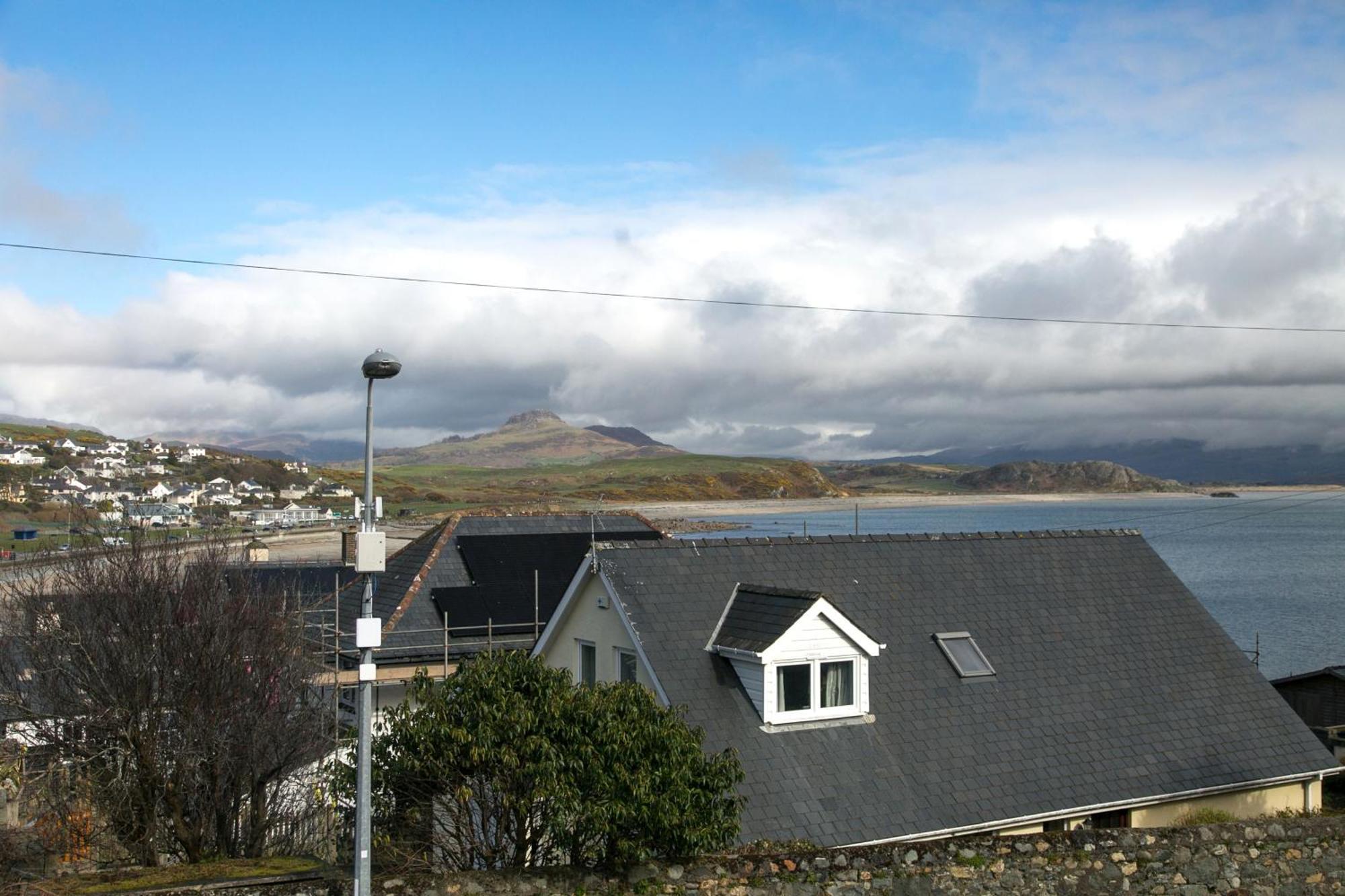 6 Afallon, Beachside Holiday House Criccieth Exteriör bild